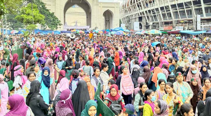 রাষ্ট্রপতিকে শিক্ষার্থীদের স্মারকলিপি, দাবি আদায়ে ২৪ ঘণ্টার আলটিমেটাম