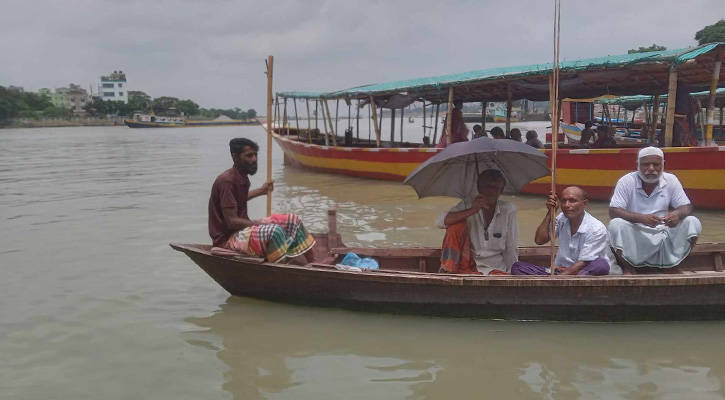 পানি বাড়ছে, ফেনীর ভয় তুরাগ পাড়ের মানুষের