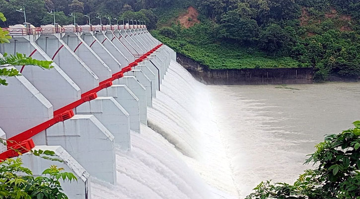 বিরতির ৫ ঘণ্টা পর ফের খোলা হলো কাপ্তাই বাঁধের ১৬ জলকপাট