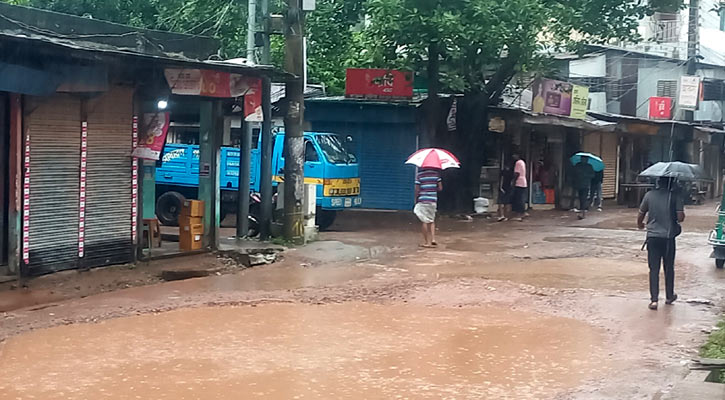 চাঁদপুরে টানা ভারী বৃষ্টিতে জনজীবন স্থবির