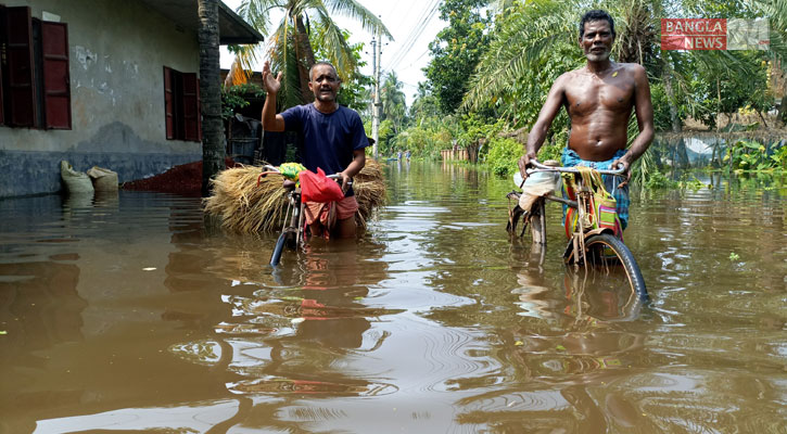 সাতক্ষীরায় ভয়াবহ জলাবদ্ধতা, মানবিক বিপর্যয়ের শঙ্কা