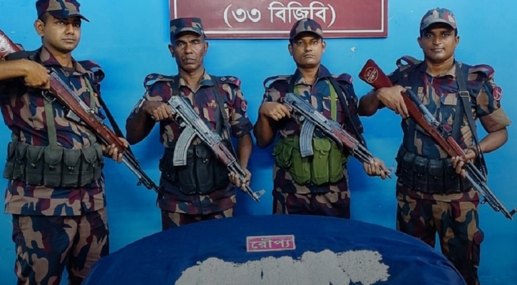 সীমান্তে পাচারকারীদের ফেলে যাওয়া ব্যাগে মিলল ৬ কেজি রূপার গহনা
