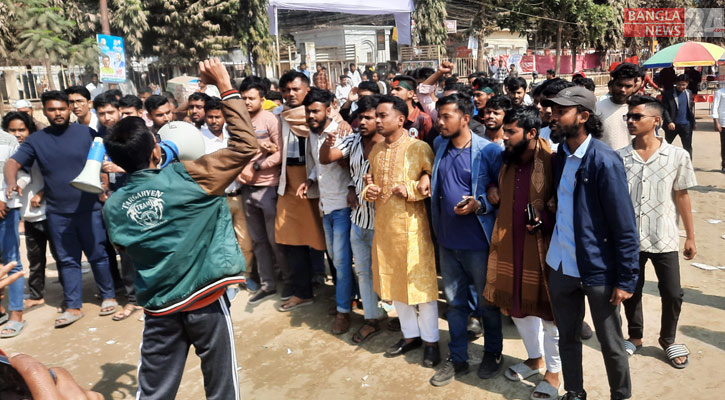 গাজীপুরে হামলার প্রতিবাদে ছাত্র-জনতার বিক্ষোভ মিছিল