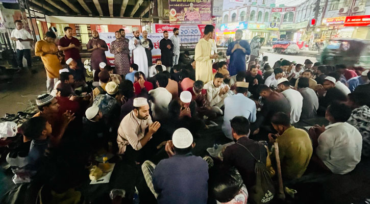 ফেনীতে জুলাই অভ্যুত্থানে হত্যাযজ্ঞের স্থানে গণইফতার
