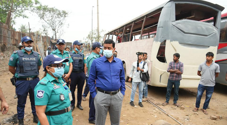 ঈদ উপলক্ষে সড়কে ফিটনেসবিহীন গাড়ি চলাচল রোধে যৌথ অভিযান