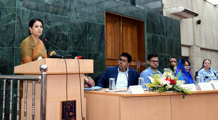 ভর্তুকি মূল্যে পাটের ব্যাগ দেবে সরকার: পরিবেশ উপদেষ্টা