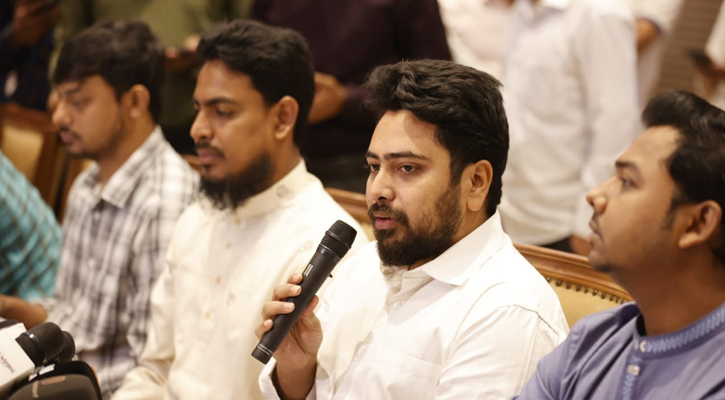 একটি দলকে সরিয়ে আরেকটি দলকে ক্ষমতায় বসাতে গণঅভ্যুত্থান হয়নি: নাহিদ 