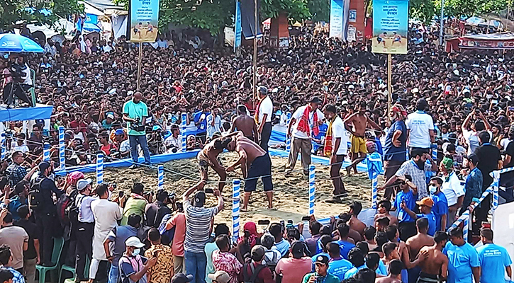 লালদীঘিতে জব্বারের বলীখেলা শুরু, লড়ছেন ১২০ বলী 