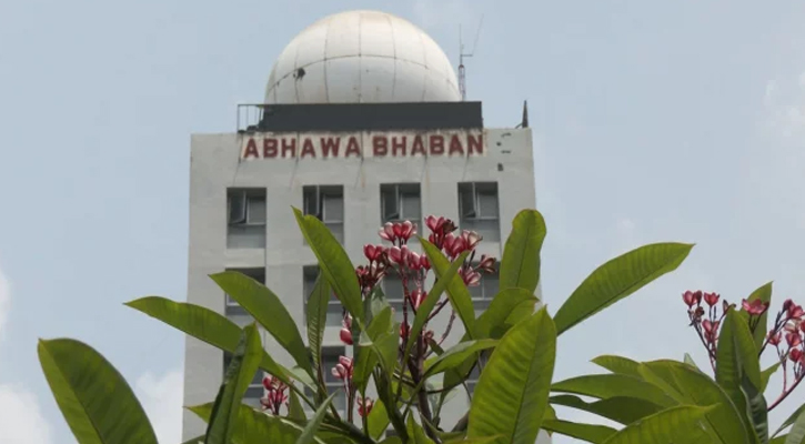 দুদিনে বৃষ্টিপাত বেড়ে কিছুটা কমতে পারে তাপমাত্রা