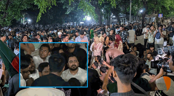 যমুনার সামনে বিক্ষোভে যোগ দিলেন নাহিদ-আখতার