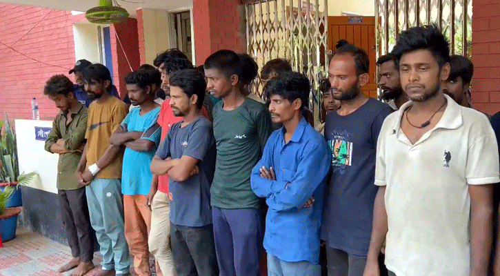 সুন্দরবনের নদীপথে ‘পুশ ইন’ করা ৭৫জনকে পরিবারের কাছে হস্তান্তর
