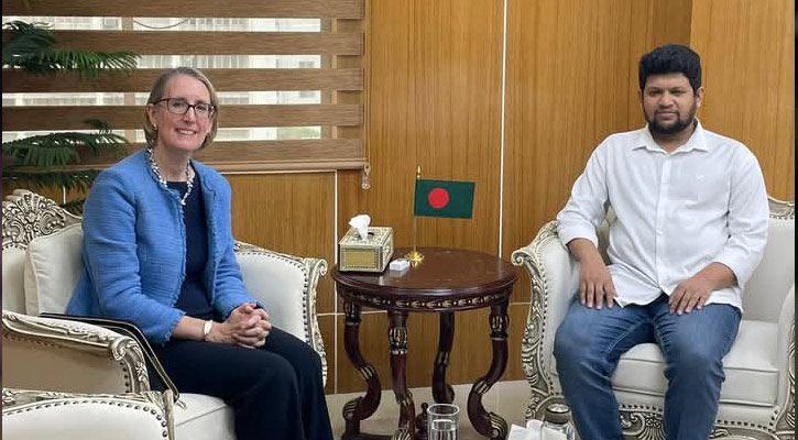 উপদেষ্টা মাহফুজ আলমের সঙ্গে ব্রিটিশ হাইকমিশনারের বৈঠক